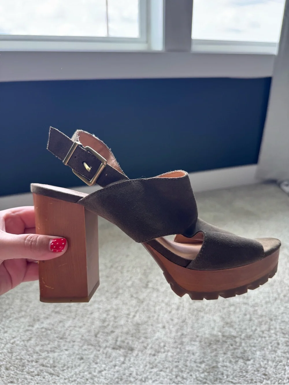 Crown Vintage Olive Suede Platform Block Heels Size 10